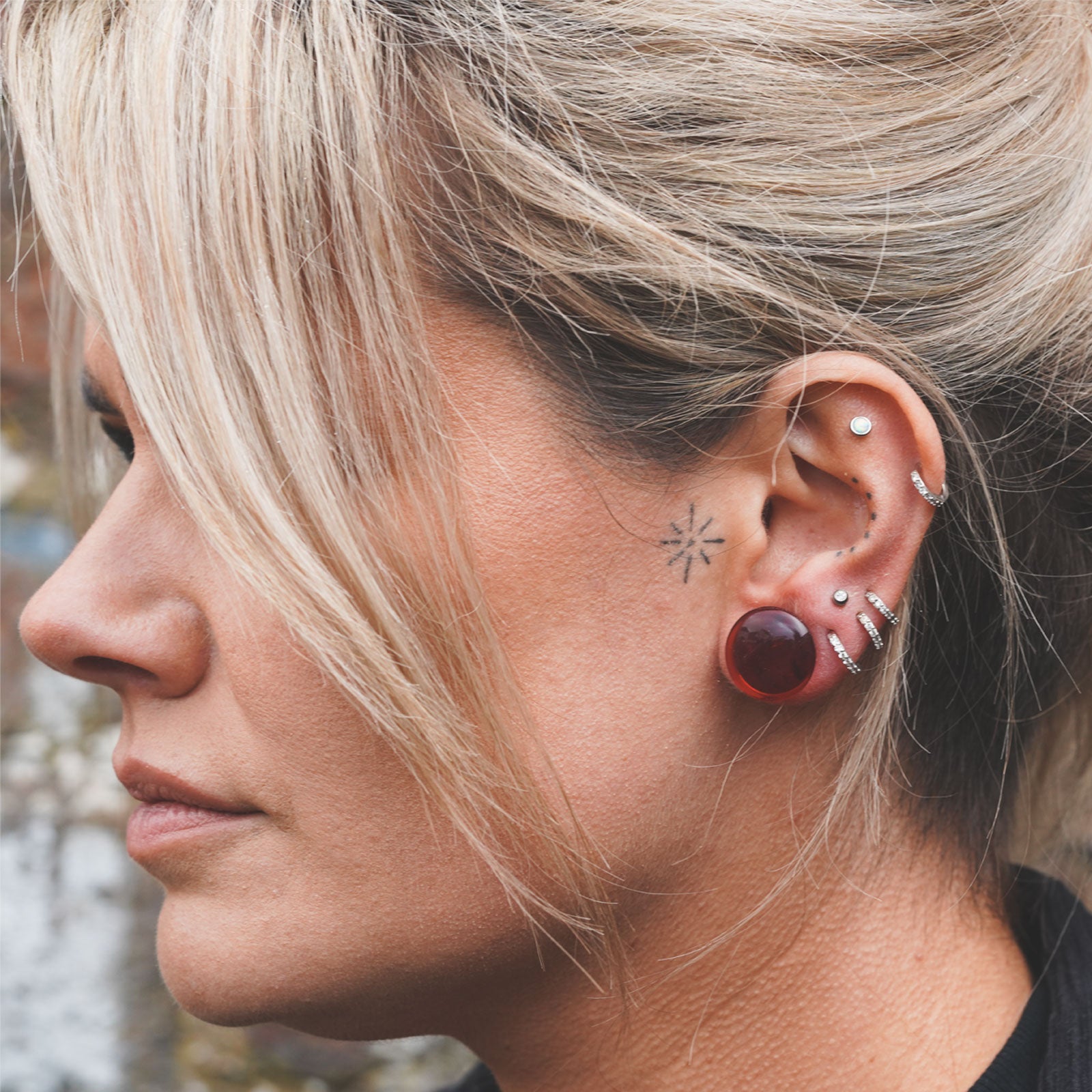 Red Glass Single Flare Convex Plug