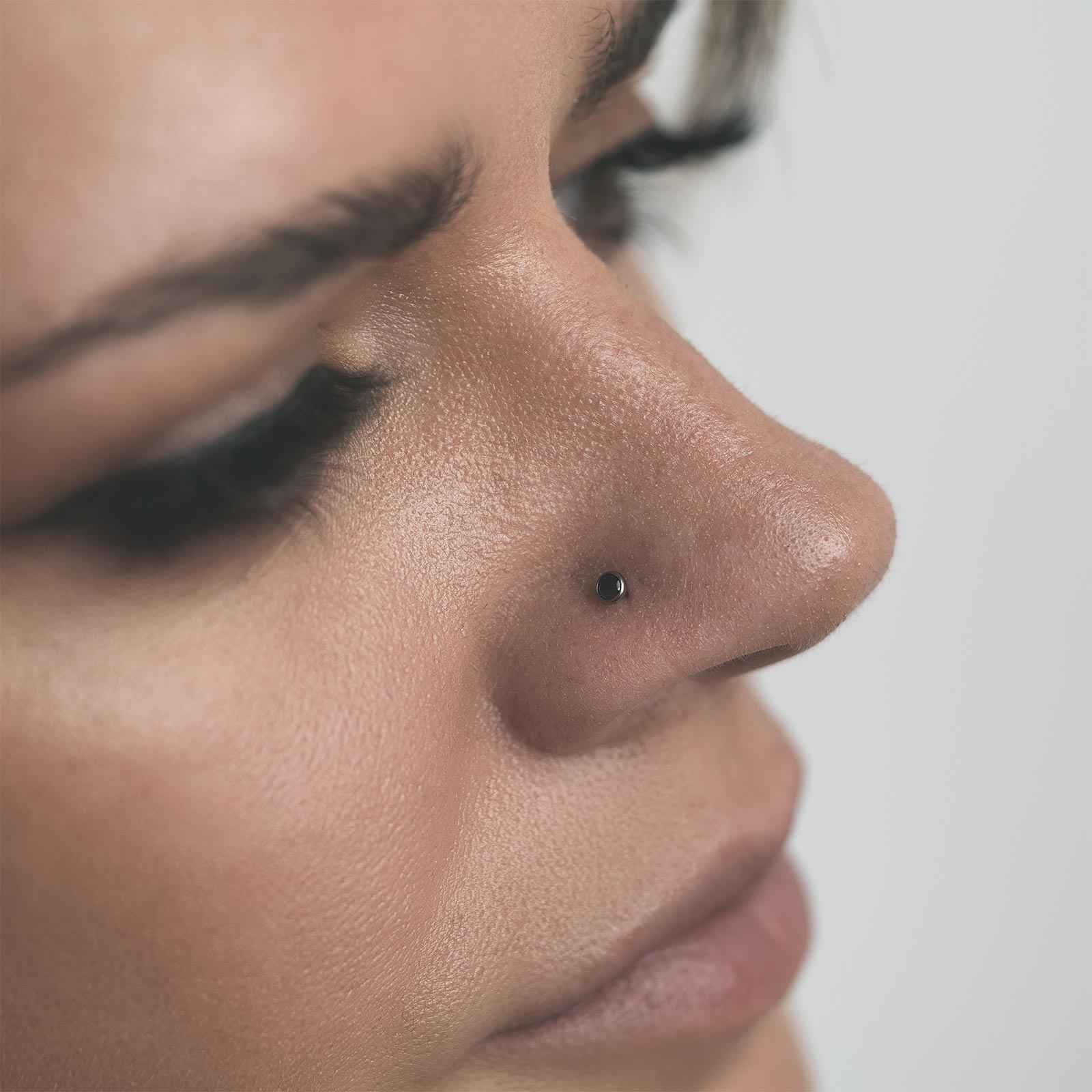 Bezel Set Black Jewelled Titanium Threadless Top Model Shot