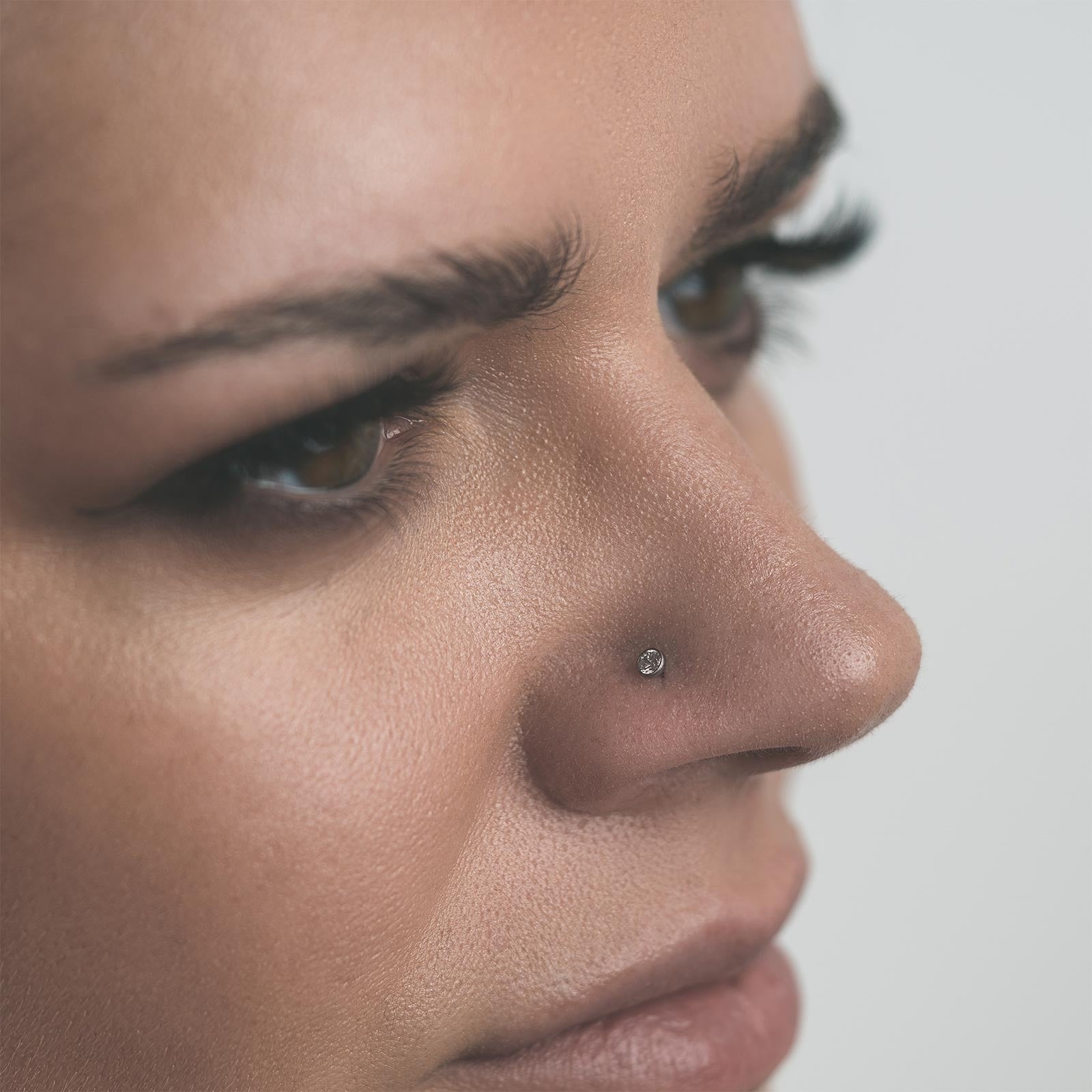 Bezel Set Jewelled Titanium Threadless Top Model Shot