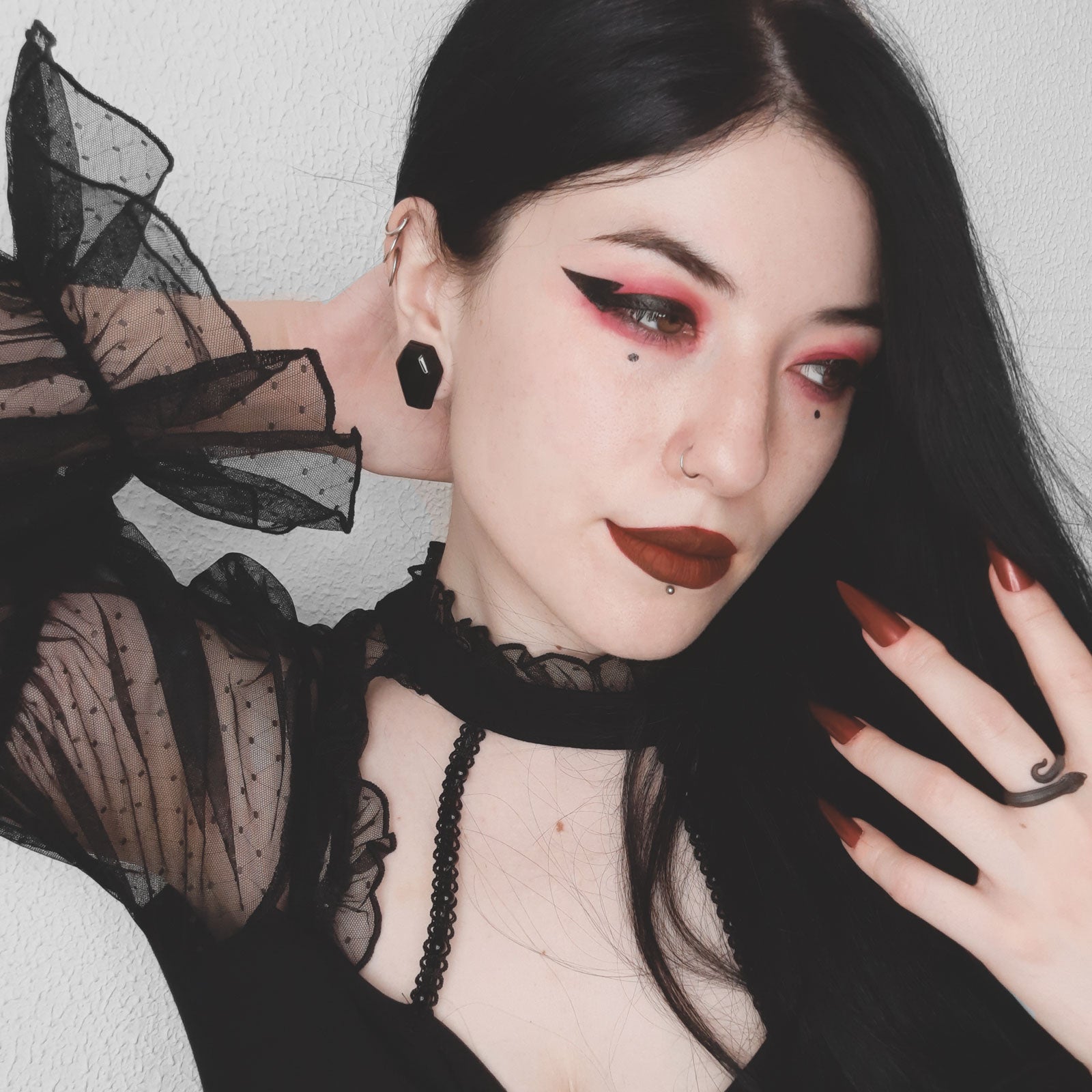 Black Coffin Faced Glass Double Flare Plug Model Shot