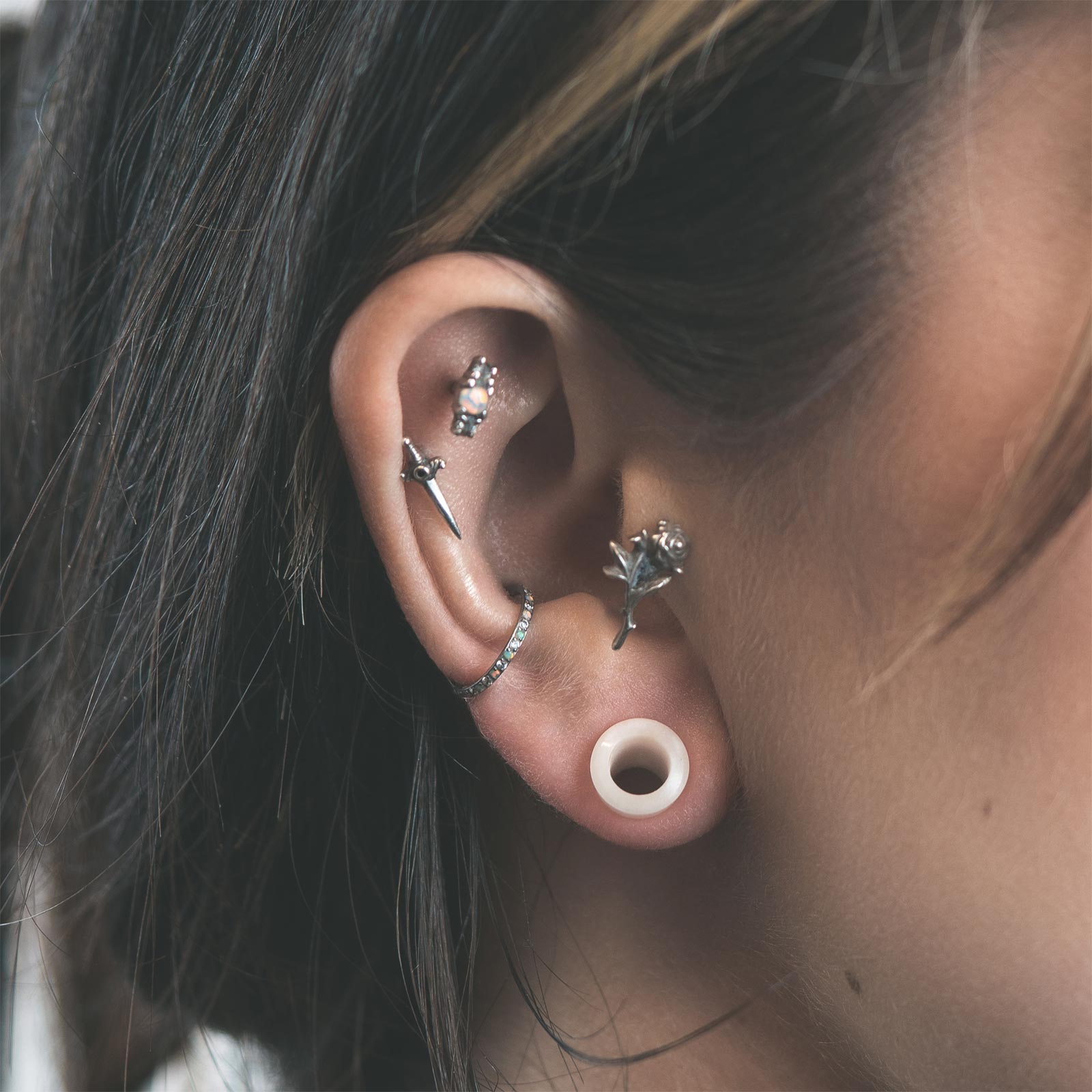 Bone Double Flare Tunnel Model Shot