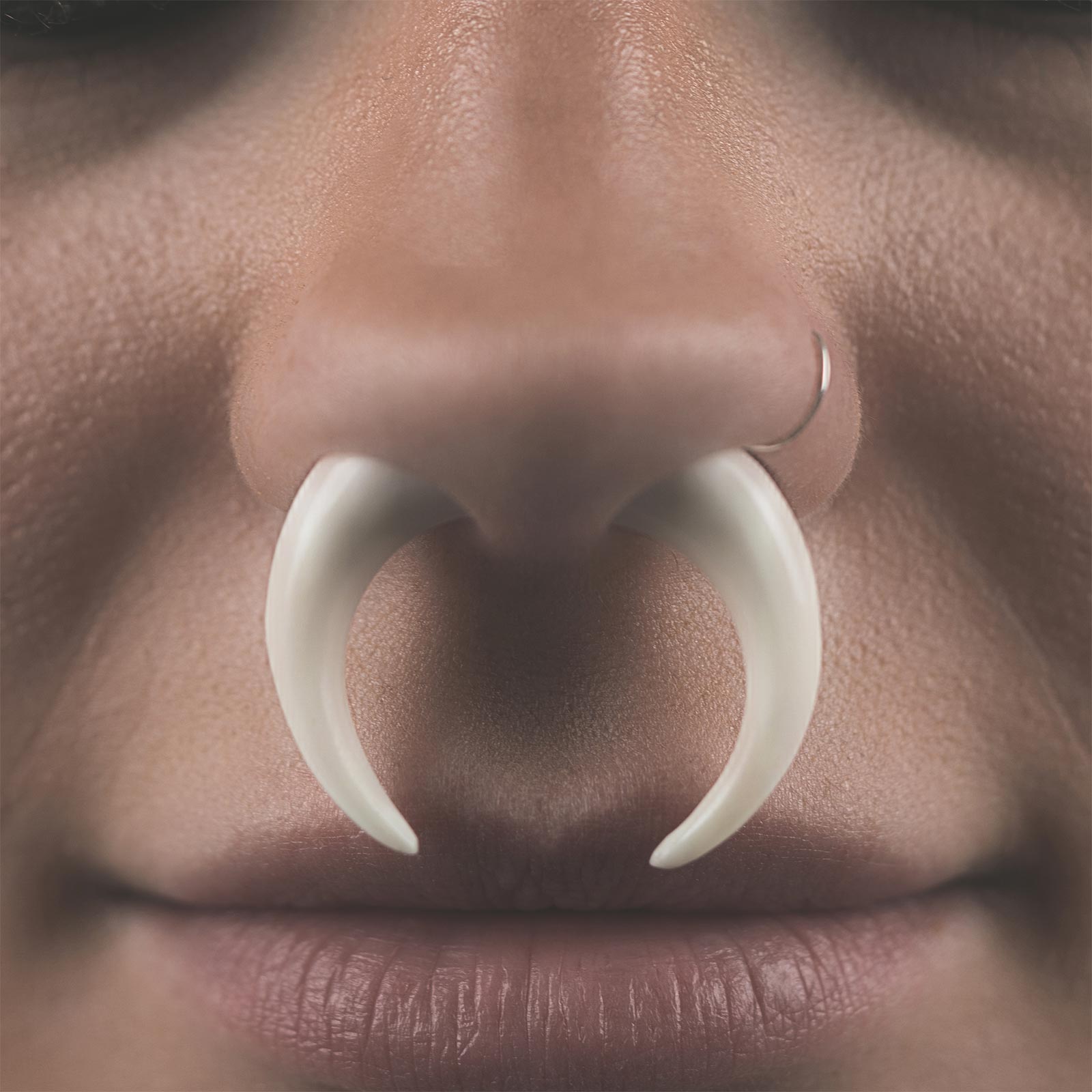 Bone Fake Gauge Pincher Model Shot