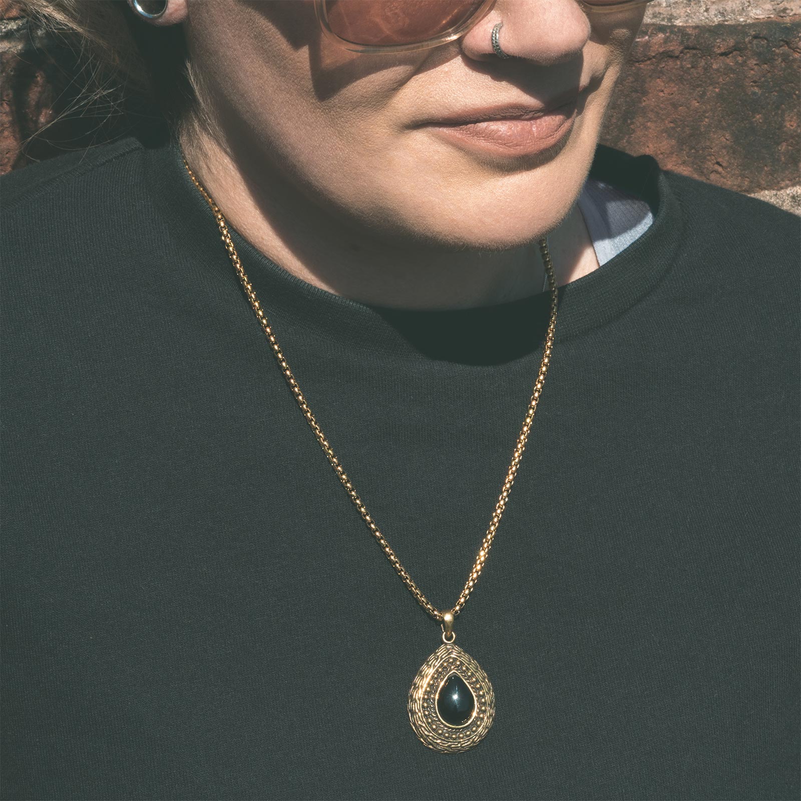 Brass Onyx Inlay Pendant With 18k Gold Box Chain Model Shot