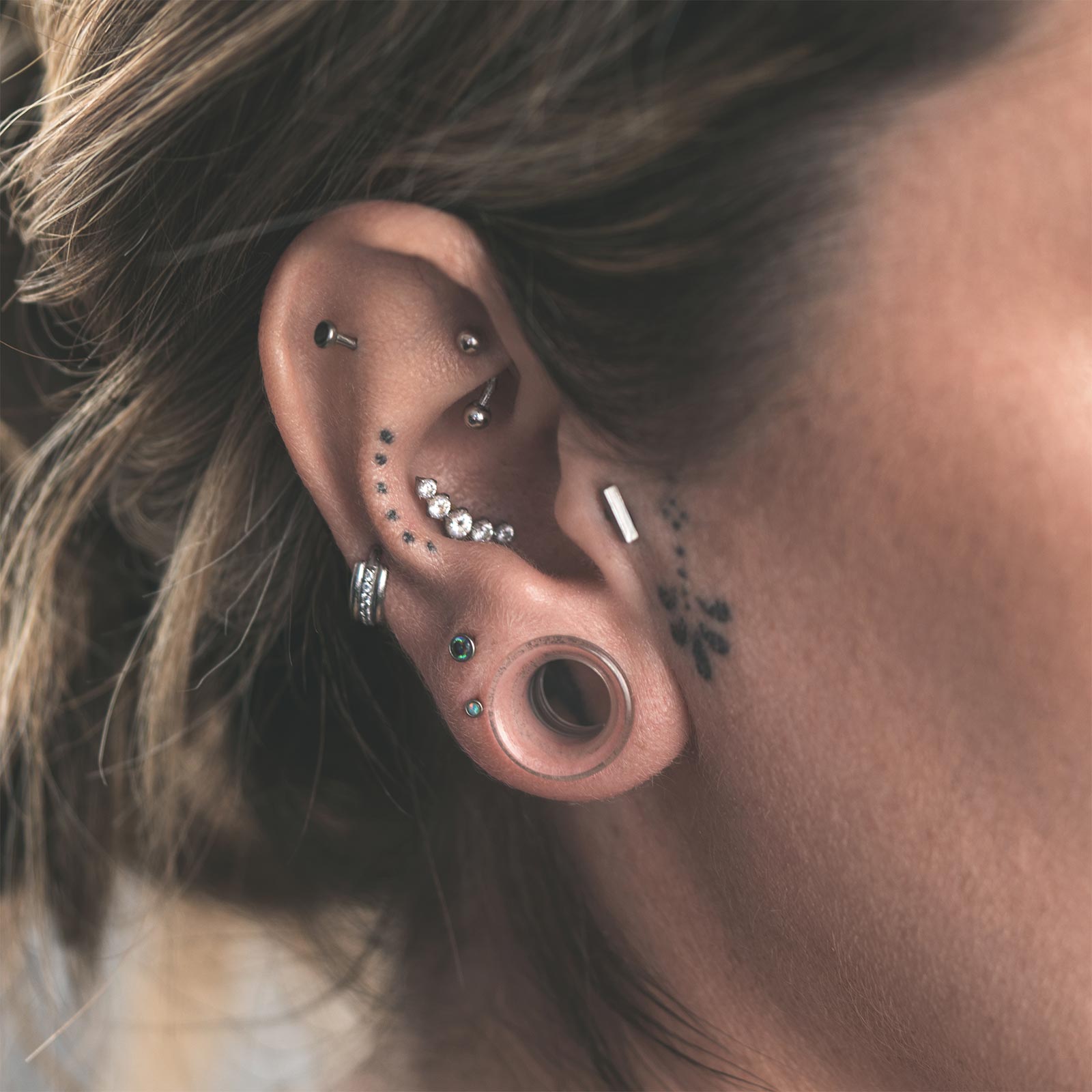 Clear Glass Single Flare Tunnel Model Shot