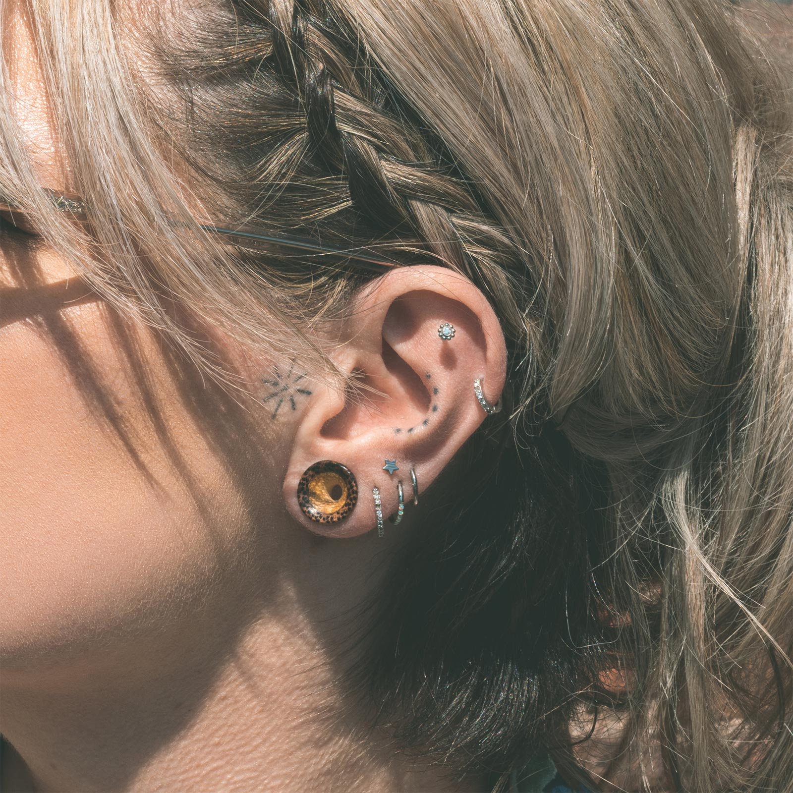 Coconut Wood Double Flare Tunnel With Tewel Wood Inlay Model Shot