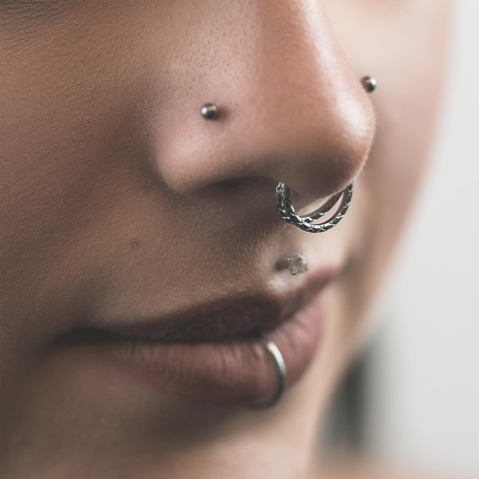 Double Snake Skin Titanium Hinged Segment Ring Model Shot