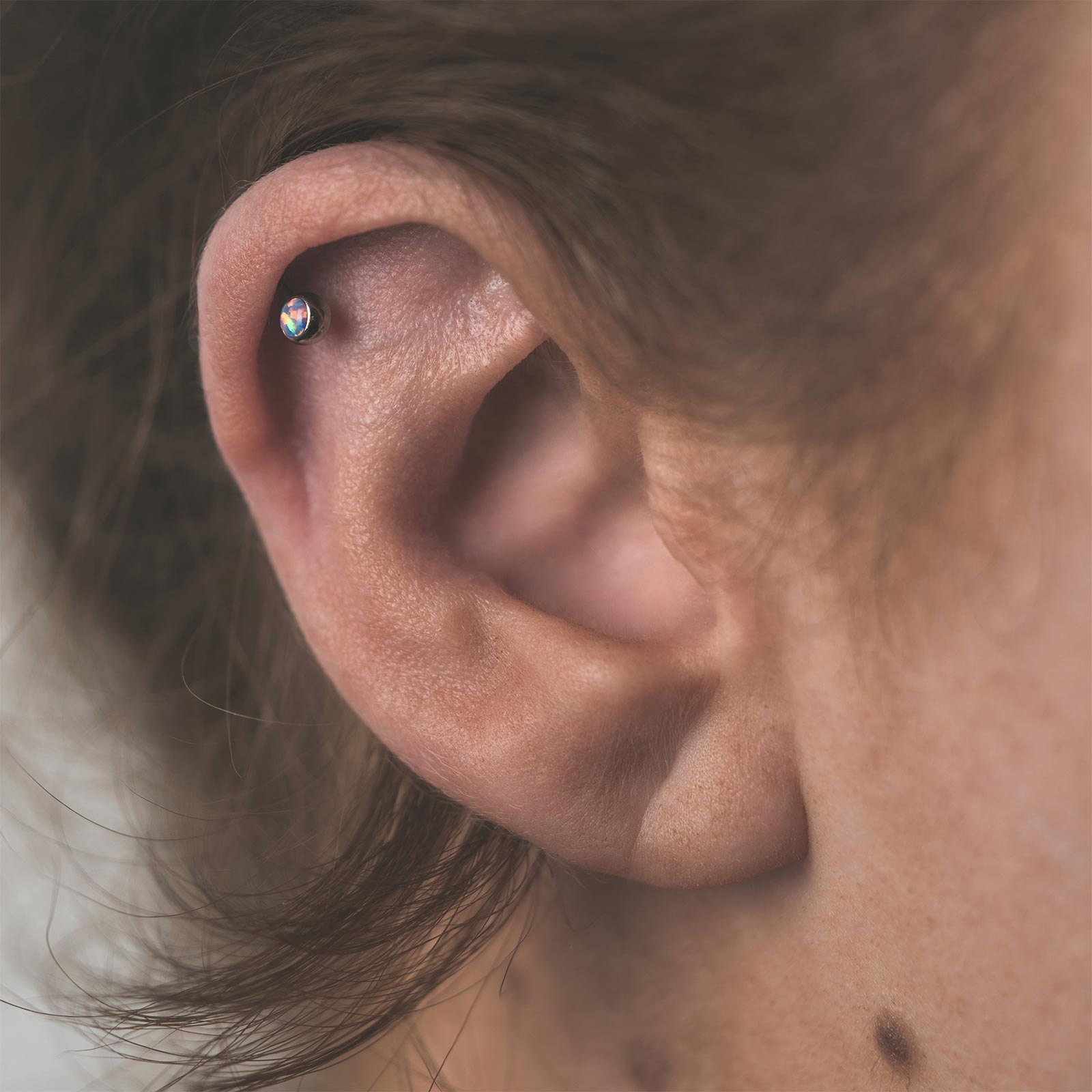 Flash Lavender Front Facing Synth Opal Titanium Threadless Top Model Shot