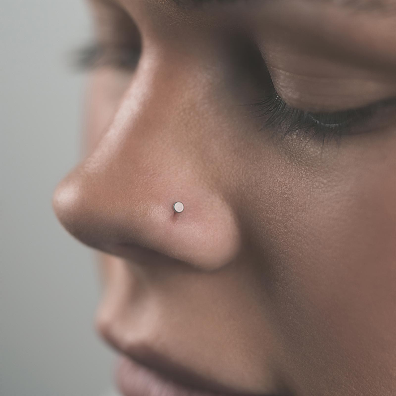 Flat Disk Titanium Nose Stud (Nose Screw) Model Shot
