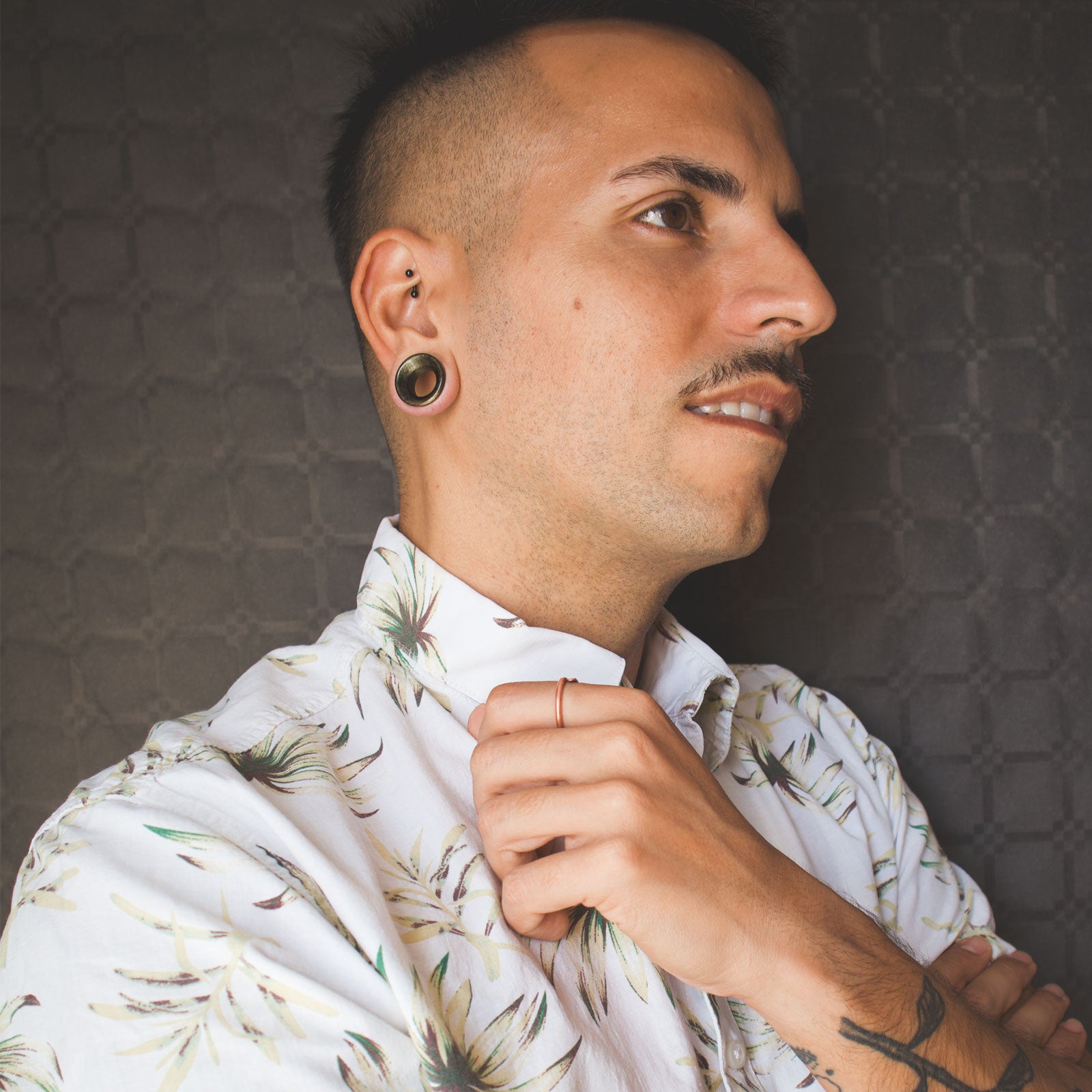 Golden Obsidian Double Flare Concave Stone Tunnel Model Shot