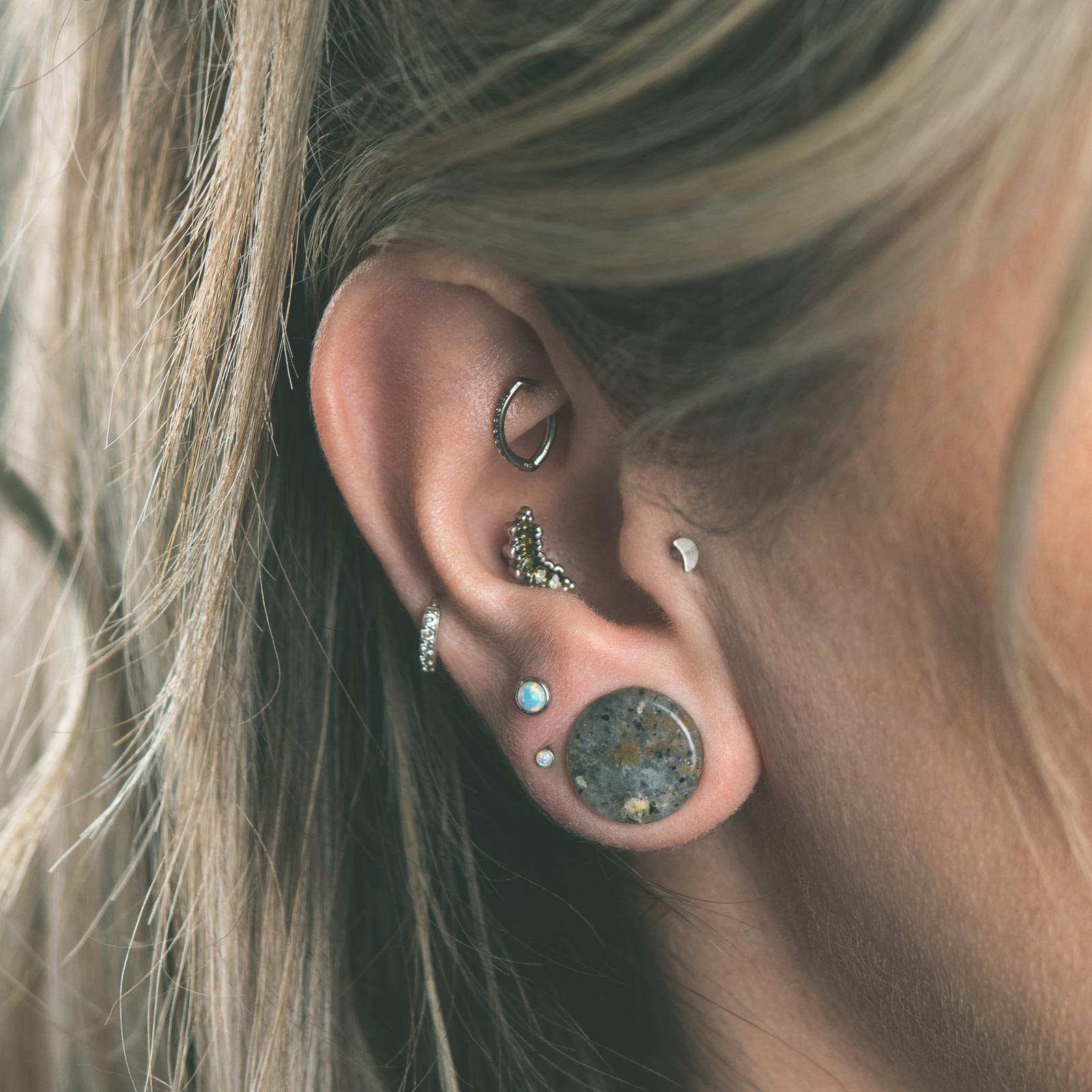 Grass Quartz Double Flare Stone Plug Model Shot