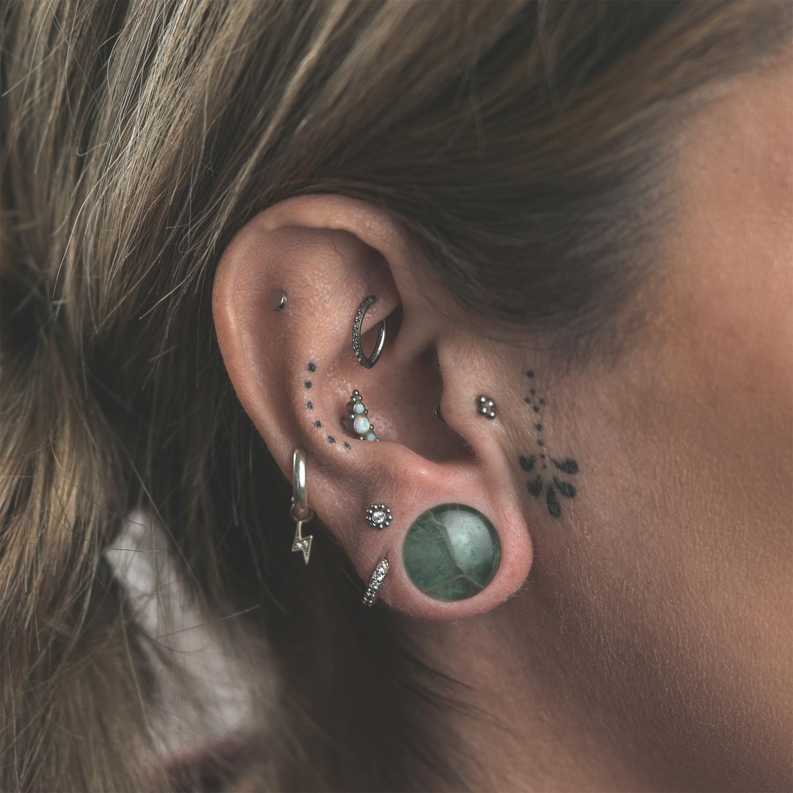 Green Fluorite Double Flare Convex Stone Plug Model Shot