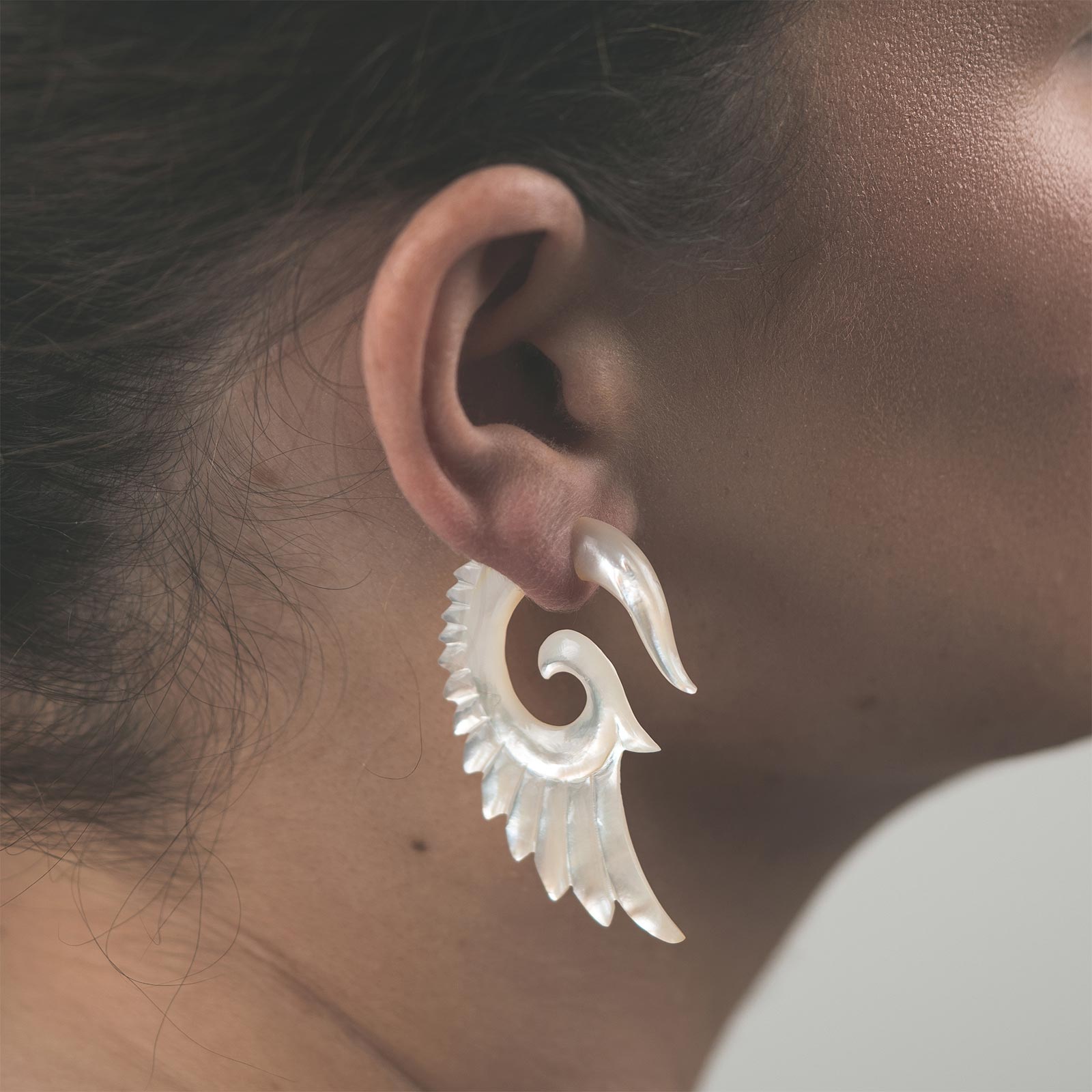 Mother Of Pearl Fake Gauge Angel Wing Model Shot