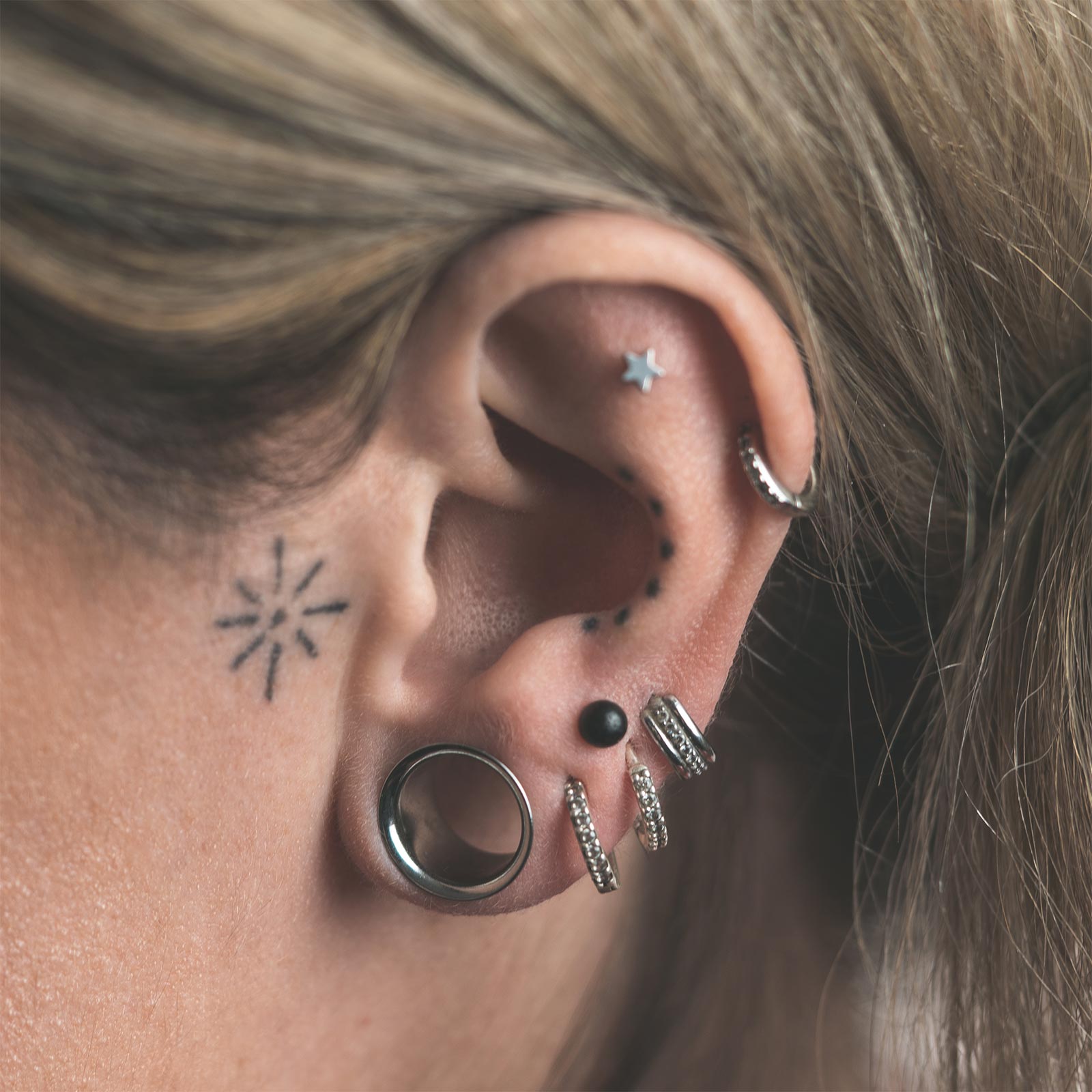 Narra Wood Ball Threadless Top Model Shot