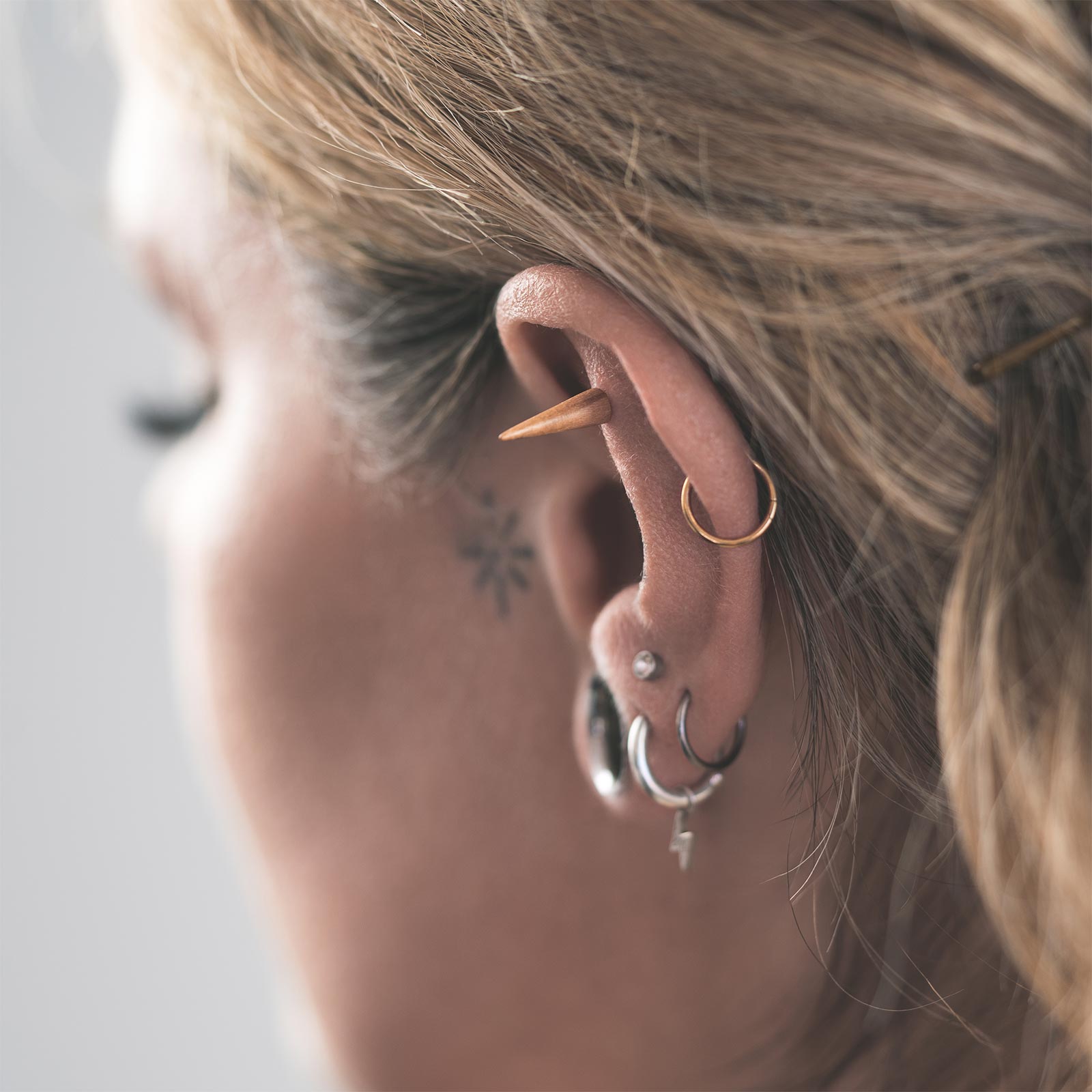 Olive Wood Spike Threadless Top Model Shot