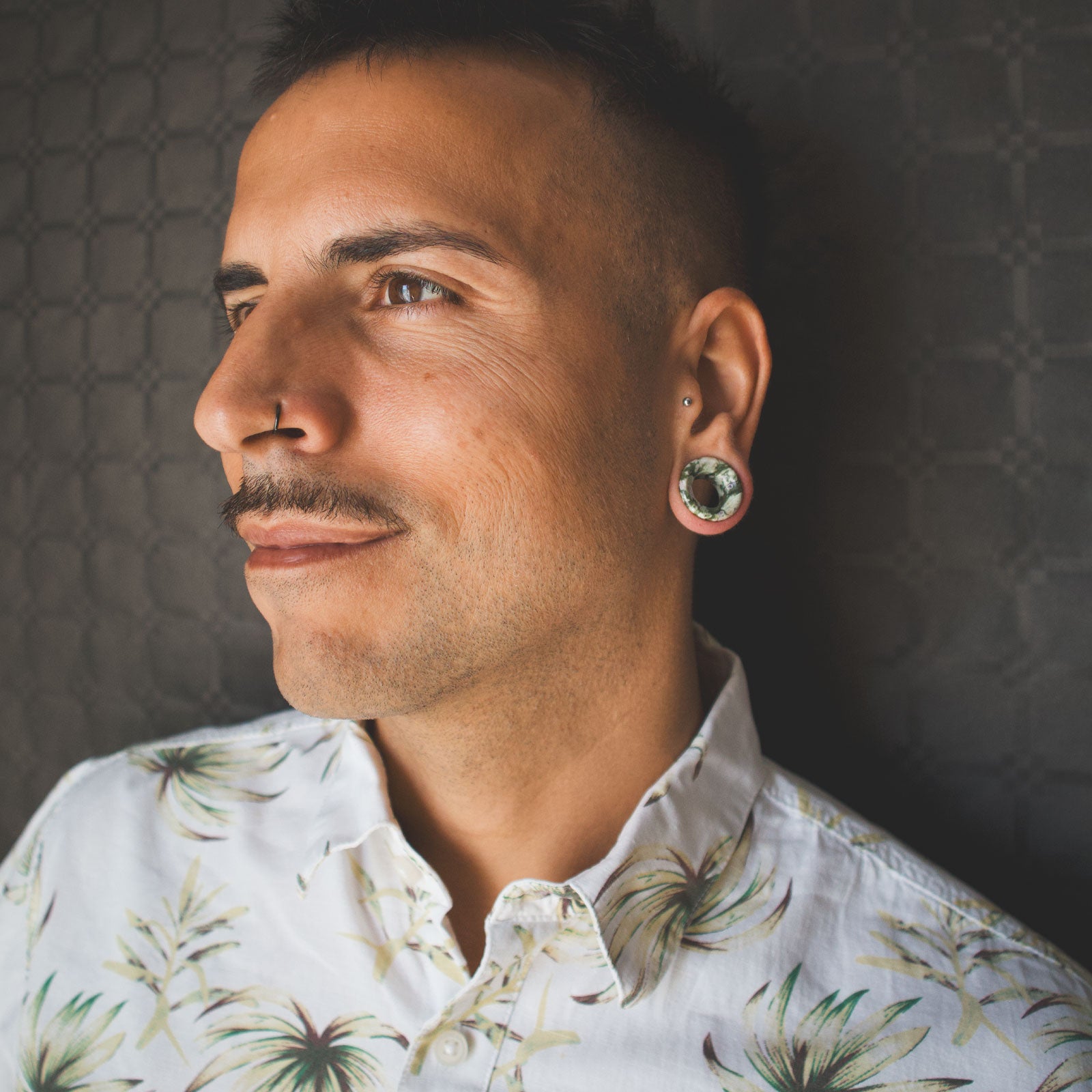 Peace Jade Double Flare Concave Stone Tunnel Model Shot