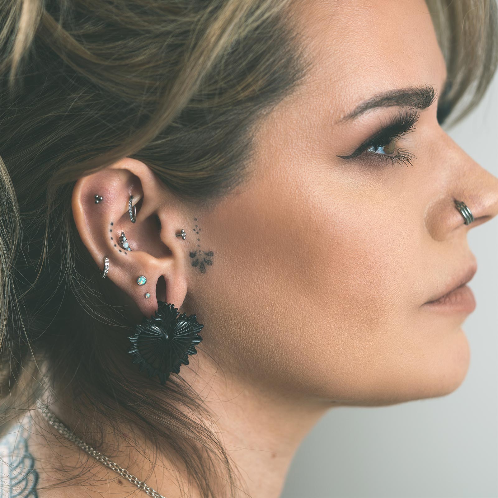 Punk Vintage Heart Black PVD Ear Weight Model Shot