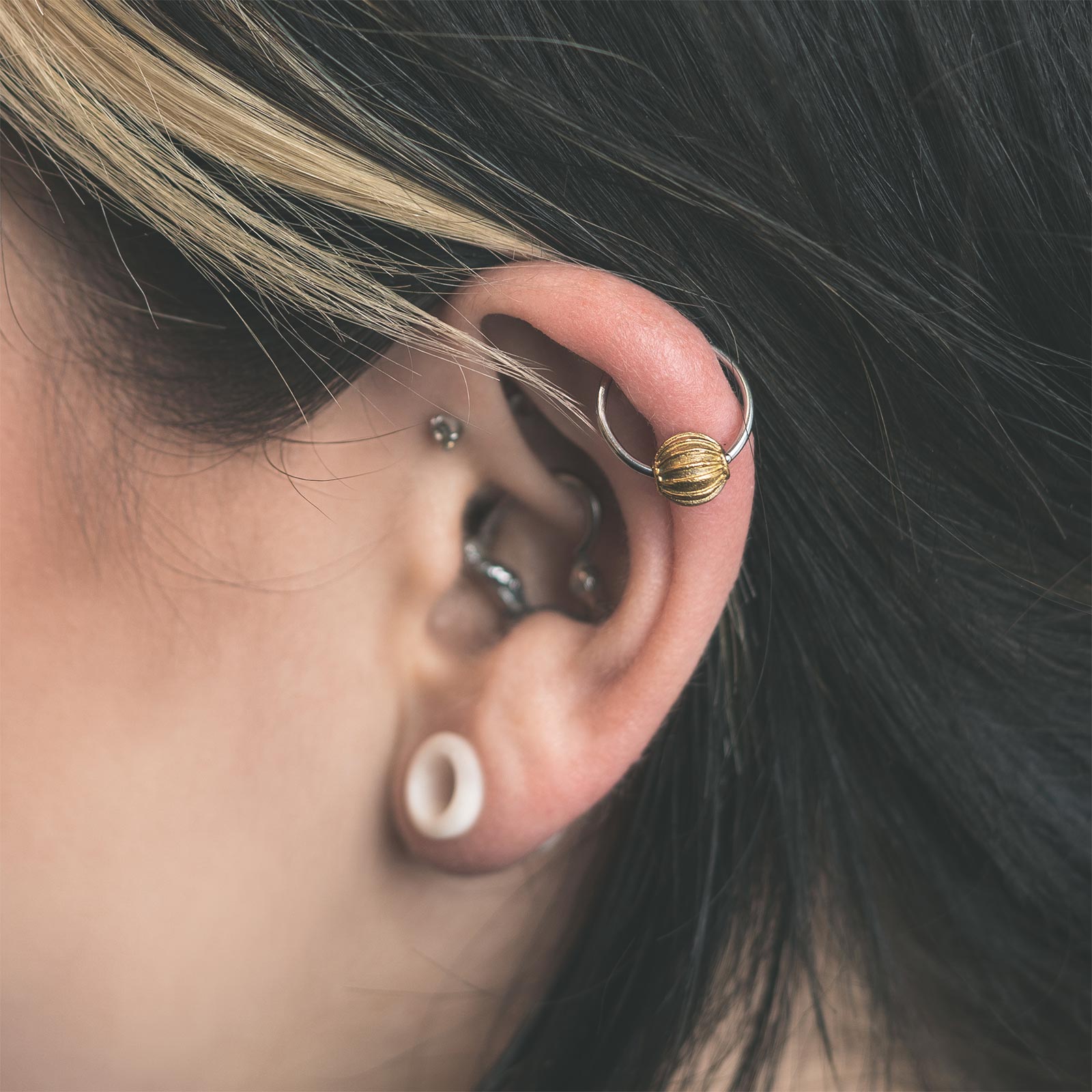 Ridged Ball Brass & Surgical Steel BCR Ball Closure Ring Model Shot