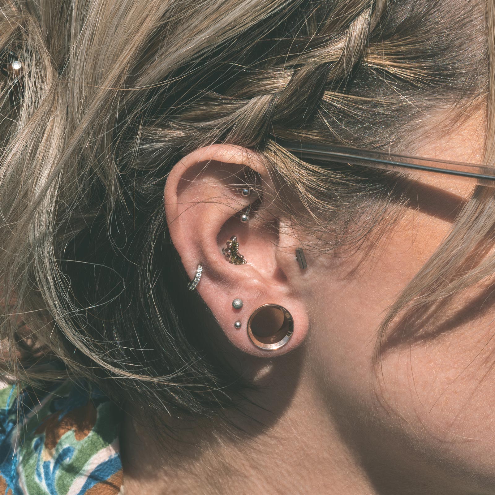 Rose Gold PVD Saddle Fit Double Flare Tunnel Model Shot