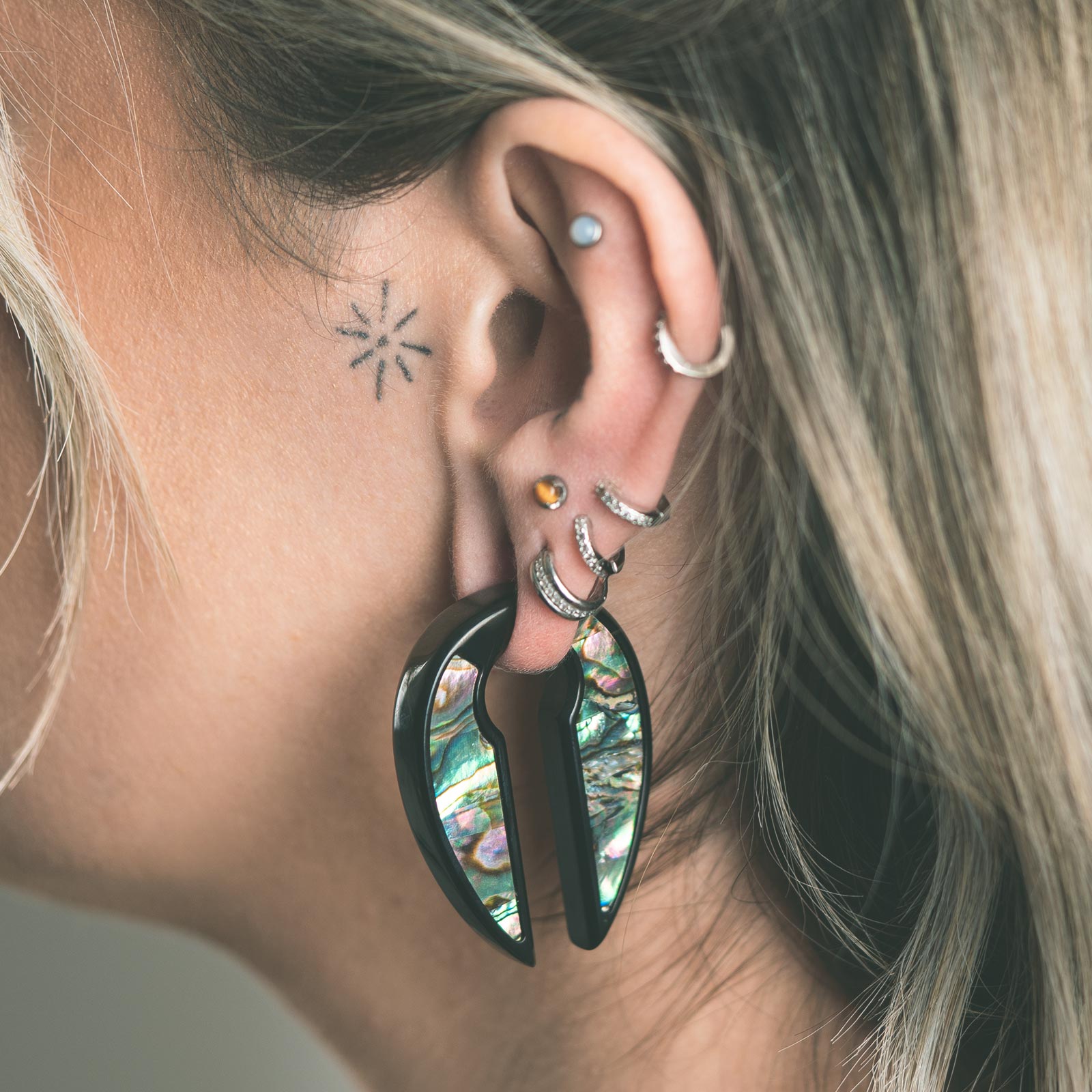 Shell Inlaid Keyhole & Black PVD Ear Weight Model Shot
