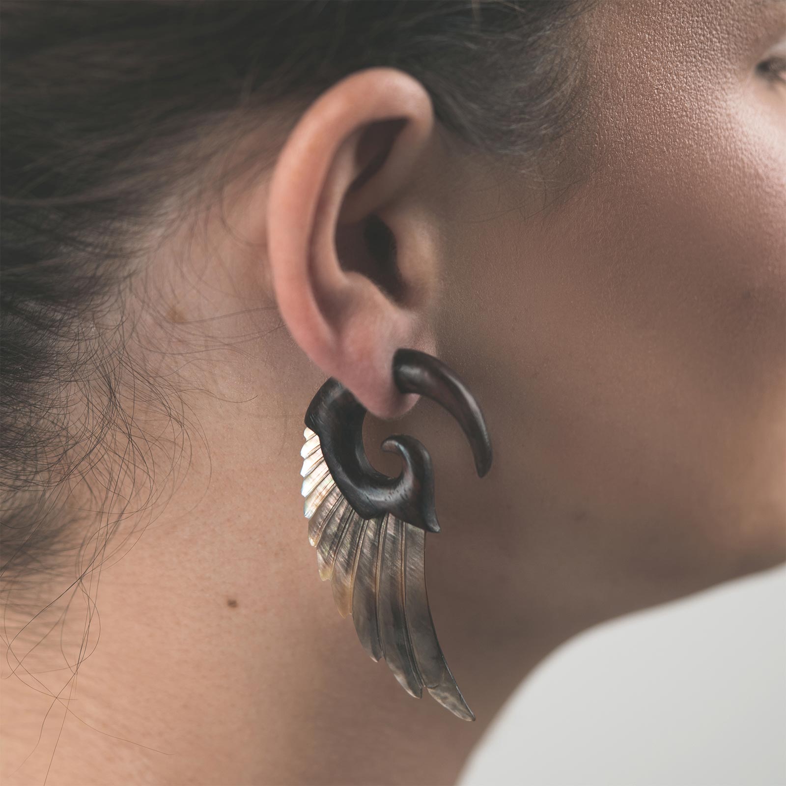 Sono Wood & Black MOP Fake Gauge Angel Wing Model Shot