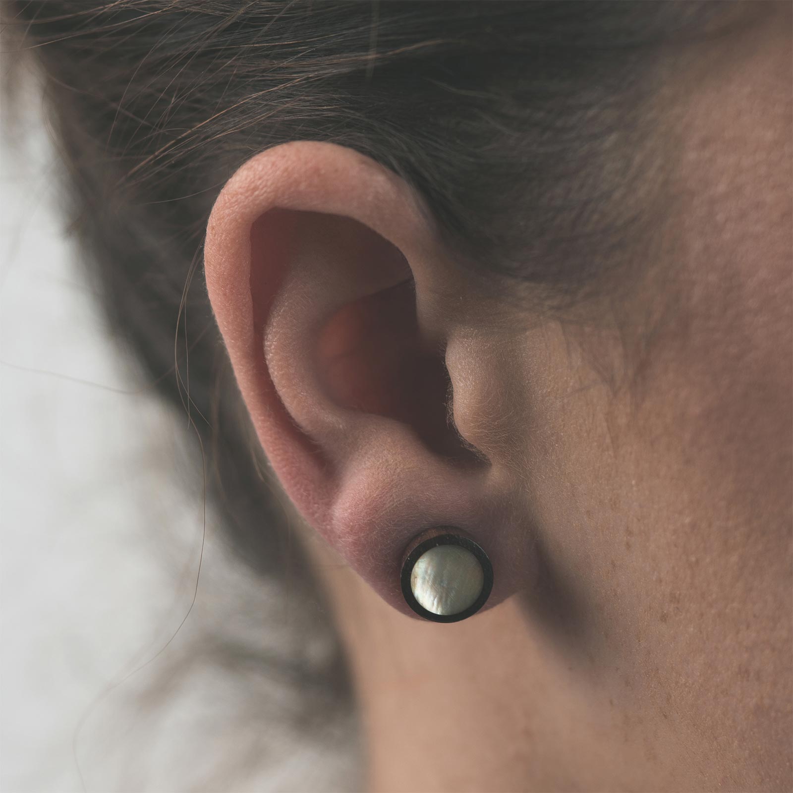 Sono Wood Fake Gauge Plug With Black MOP Inlay Model Shot