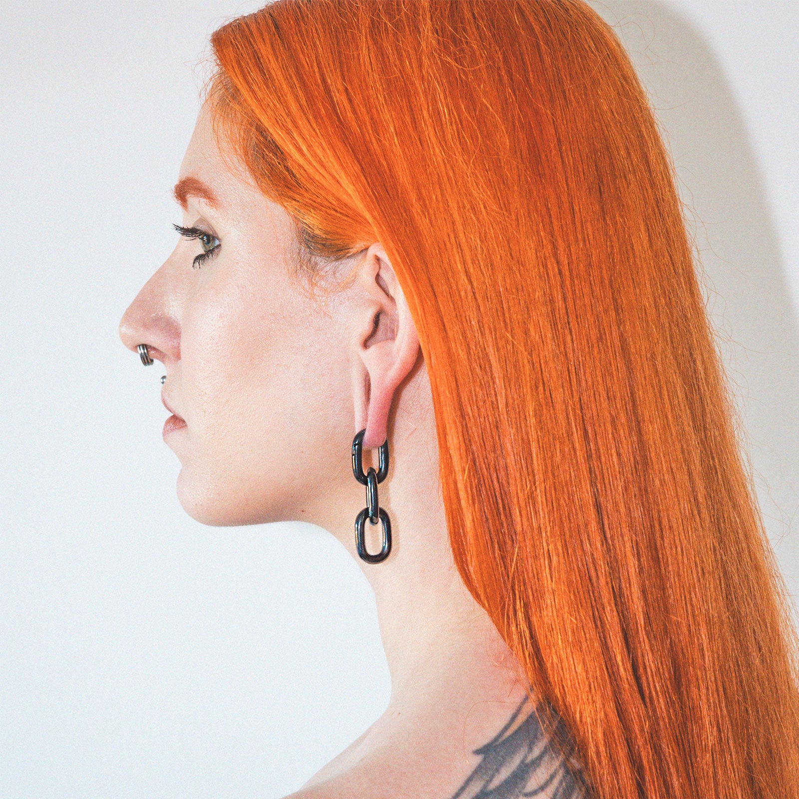 Triple Cable Chain Black PVD Magnetic Ear Weight Model Shot