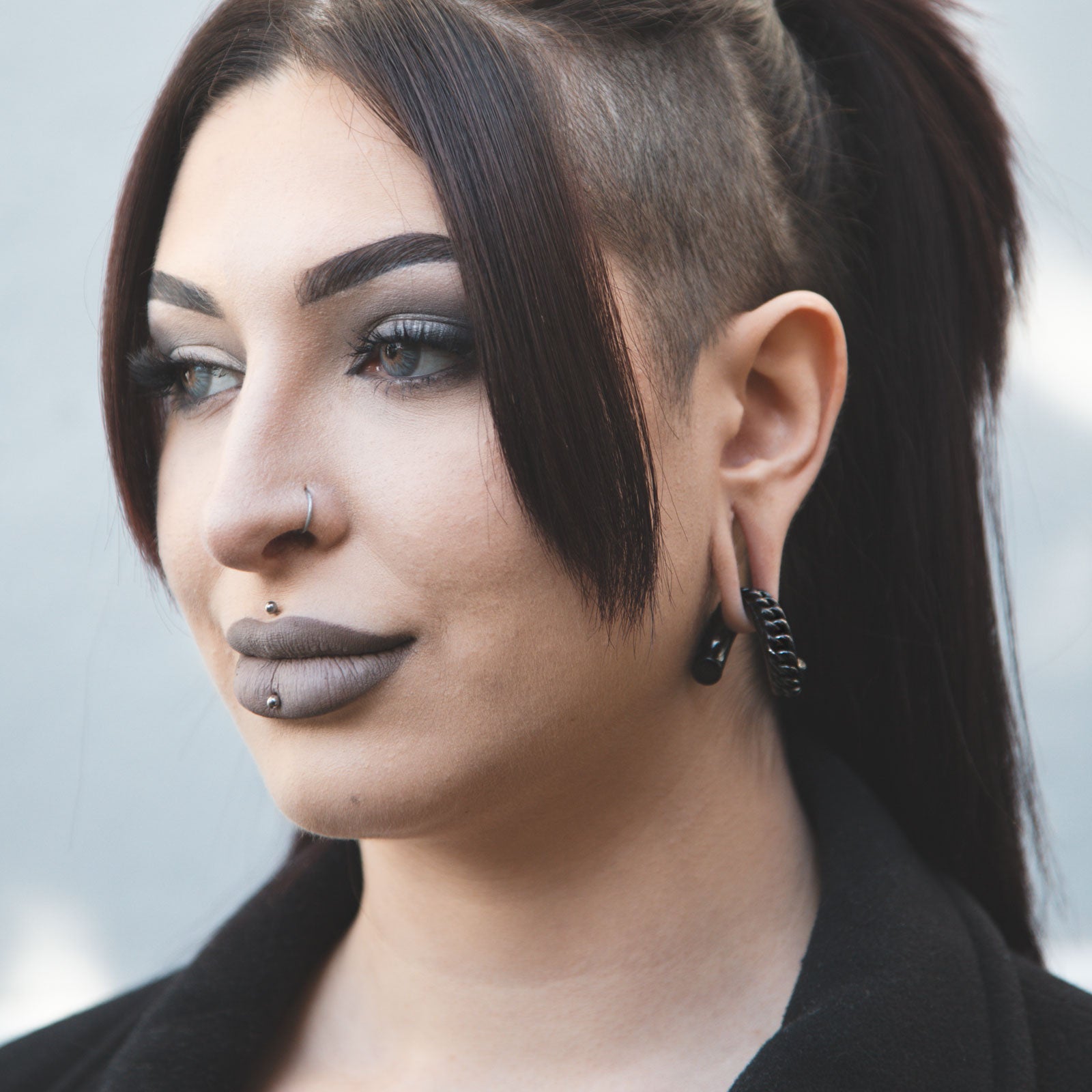 Twisted Chain Link Black PVD Ear Weight Model Shot