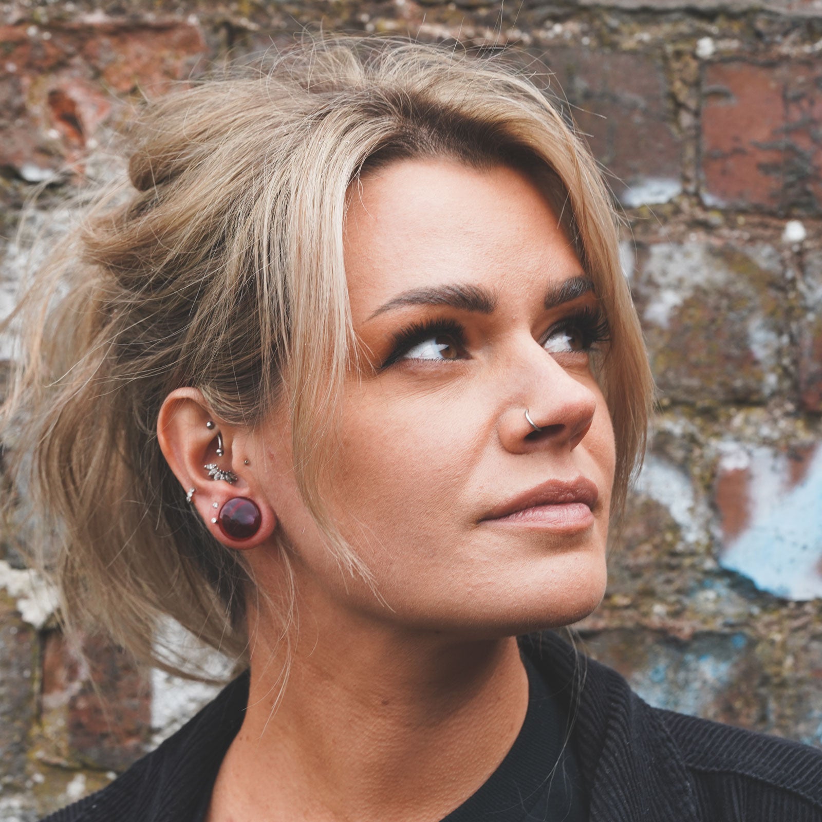 Red glass single flare plug model shot