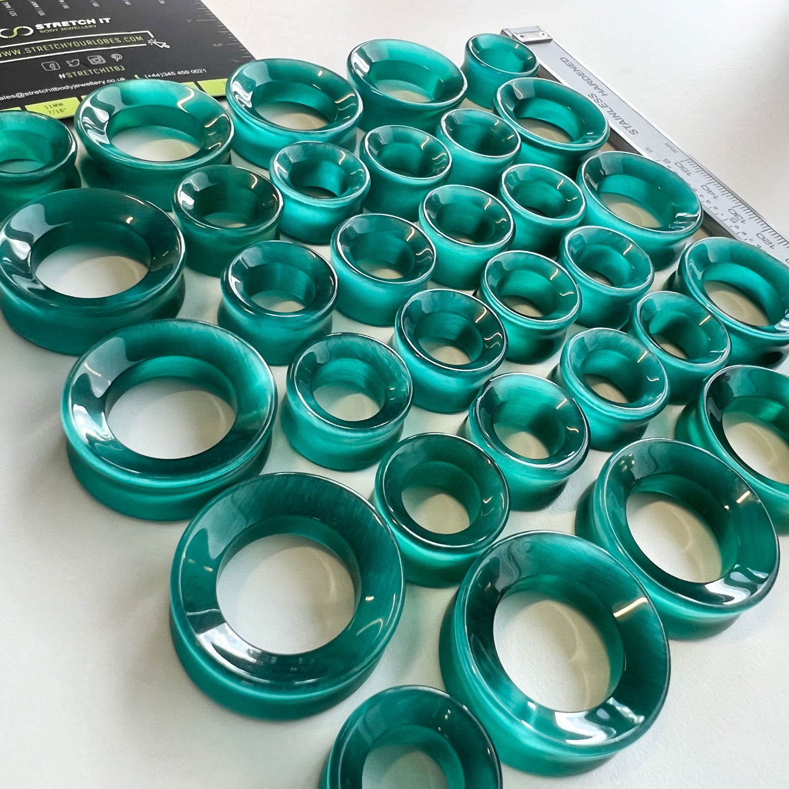 Teal Cats Eye Tunnels Groupshot