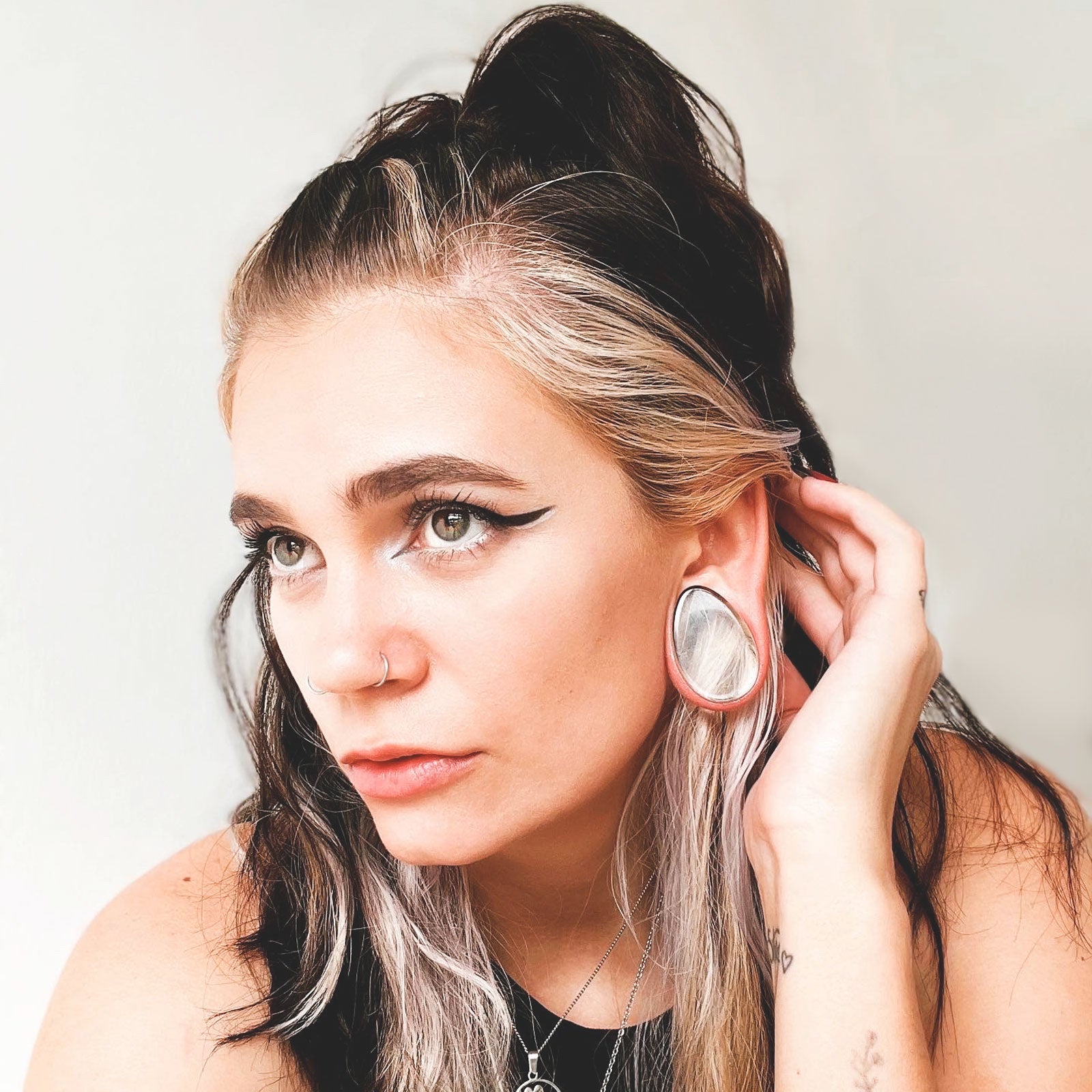 Clear Glass Double Flare Teardrop Plug Model Shot