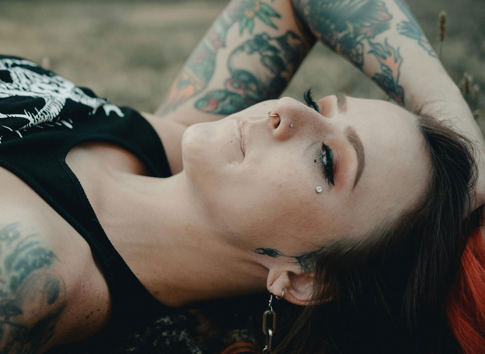 Model With Dermal Facial Anchor