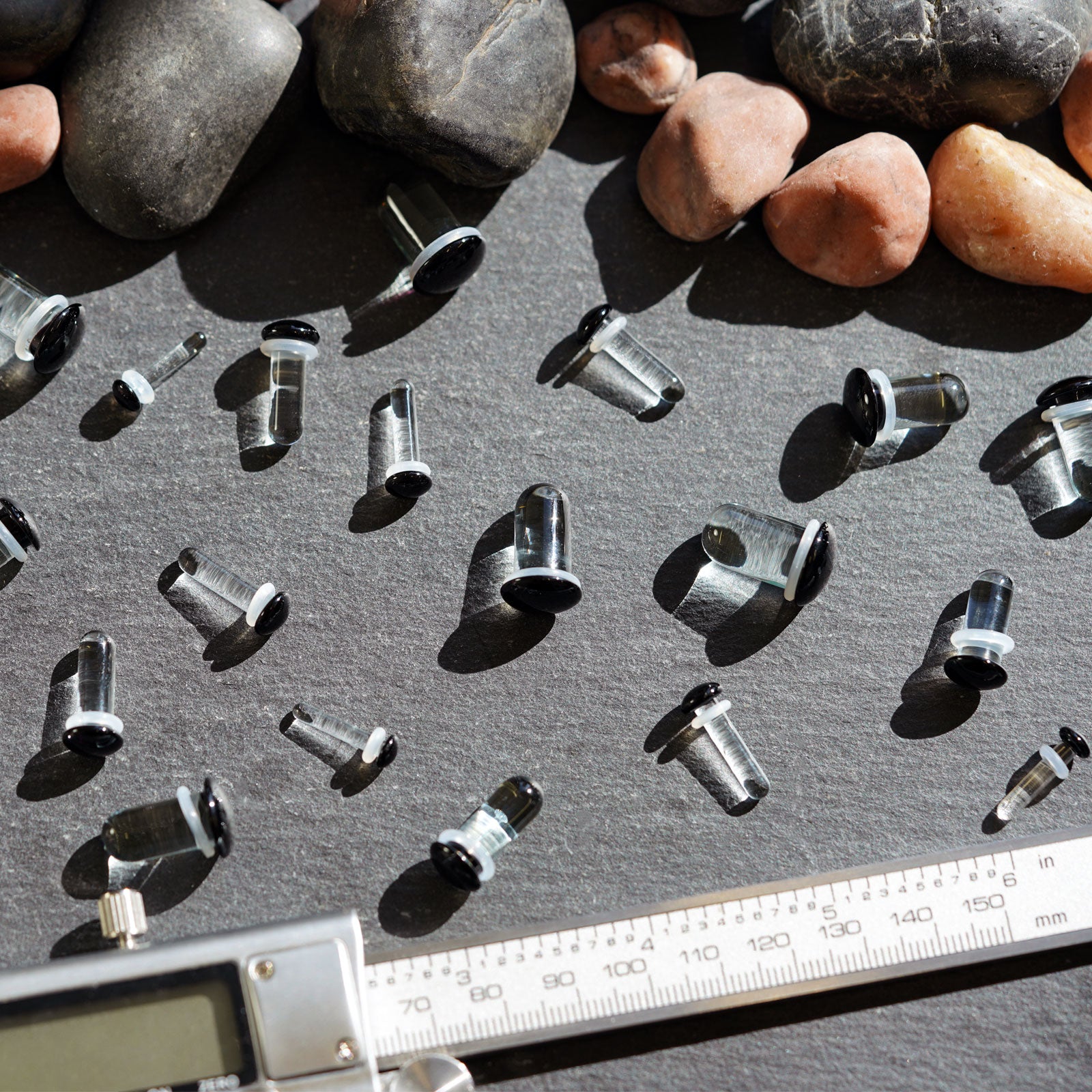 Black Glass Single Flare Dead Stretching Plug Group Shot
