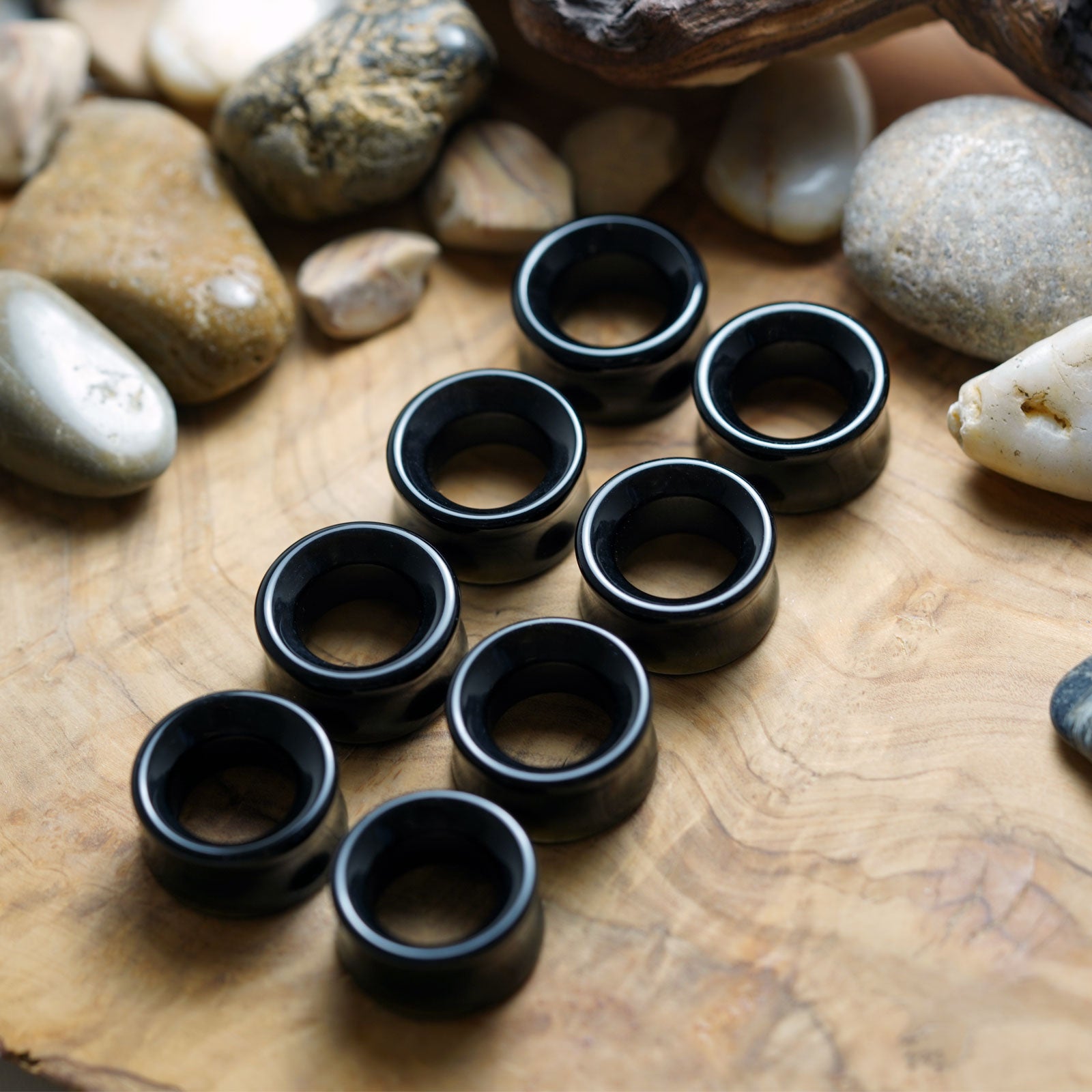 Zwarte obsidiaan - Edelstenen en Mineralen Zwarte obsidiaan - Edelstenen en Mineralen