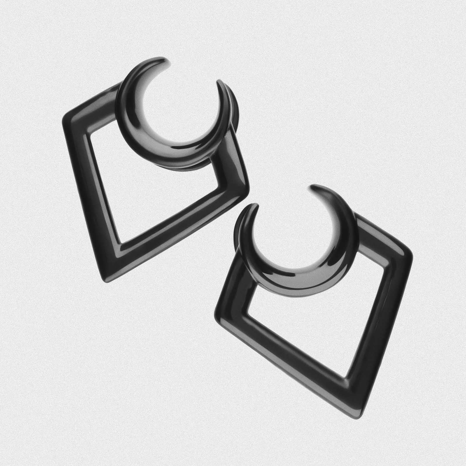 Geometric Diamond Hanger Black PVD Saddle Ear Weight