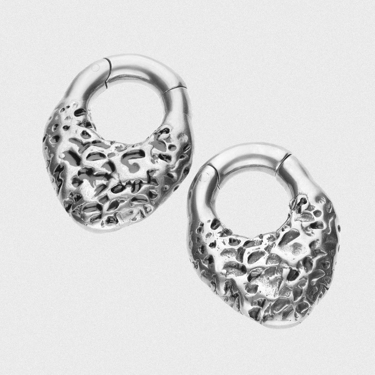 Pitted Arrow Surgical Steel Magnetic Ear Weight